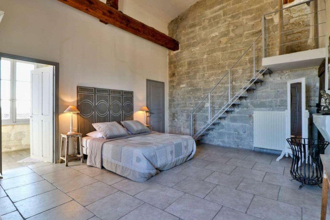 Caumont-sur-DuranceLe Posterlon住宿加早餐旅馆 外观 照片